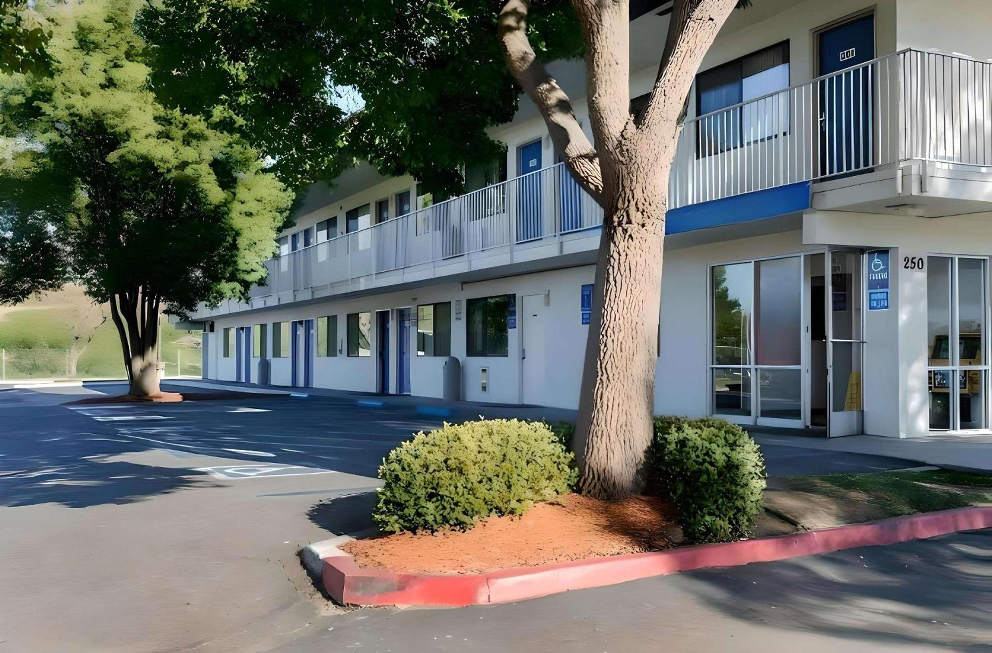 Park Inn By Radisson, Turlock Zewnętrze zdjęcie